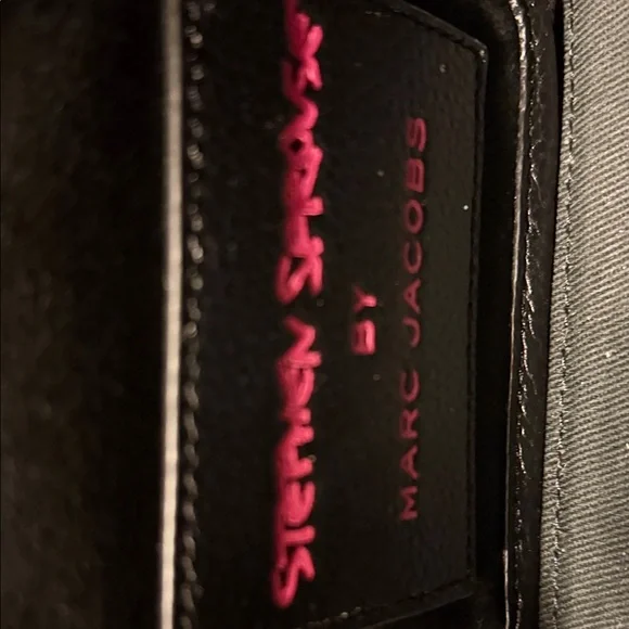 Marc Jacobs Black and Hot Pink Graffiti-Print The Tote Bag - Picture 2 of 8